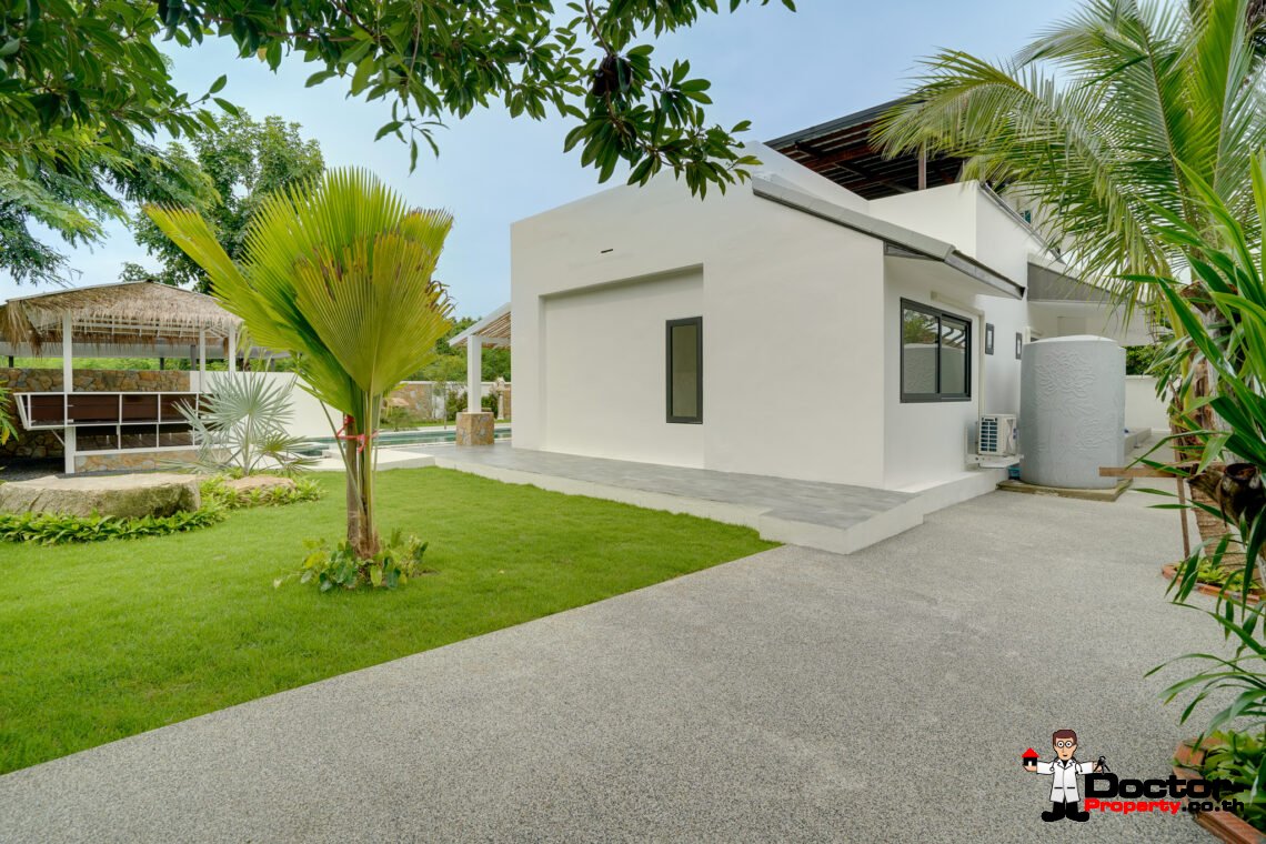 4 Bedroom Pool Villa with Spacious Area in Bang Rak, Koh Samui – For Sale
